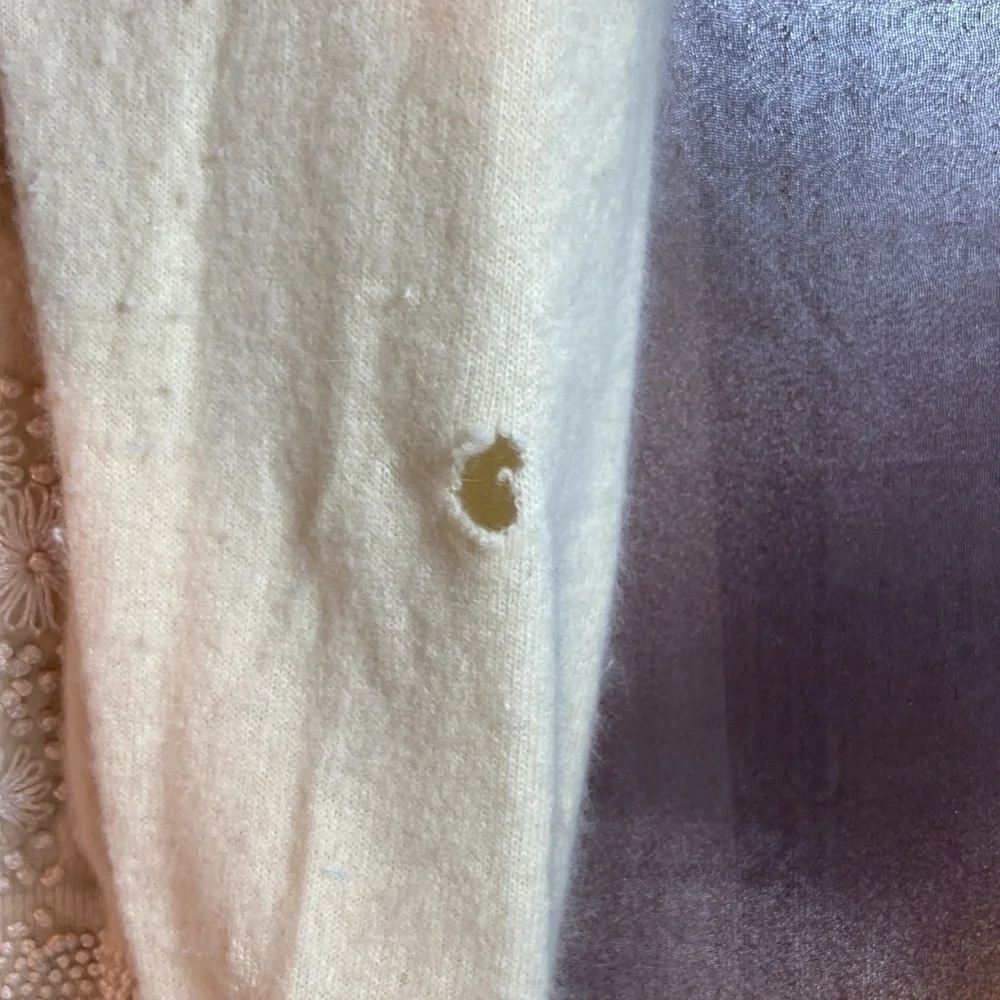 Vintage 50’s cream cardigan with pearls. Has holes.‎ 38” chest.  32” waist. B9